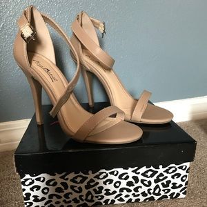 Anne Michelle Nude Heels